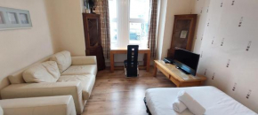 Bedroom Flat Colliers Wood